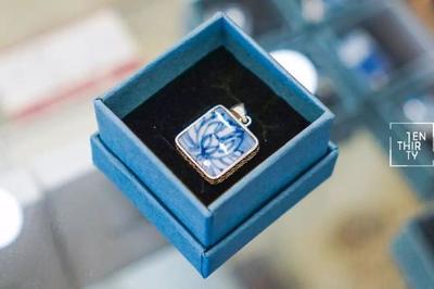 武汉大桥下的芝麻地 千年前的古瓷片与小饰物