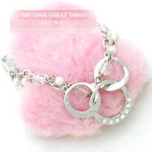 韩国小饰物 指尖流转的唯美视觉艺术