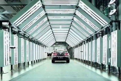 百辆辉腾迎亲却遭嫌弃 富二代婚礼风波引发社会反思